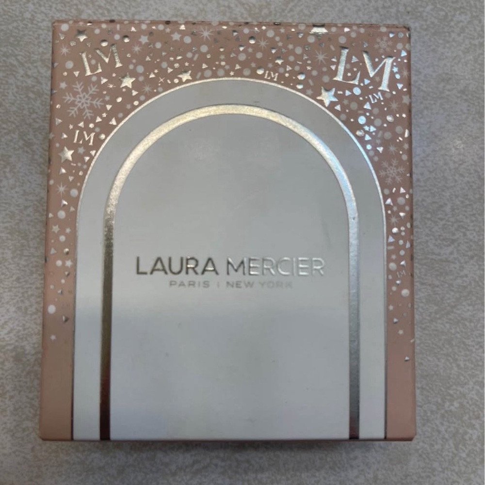 Laura Mercier Compact Case